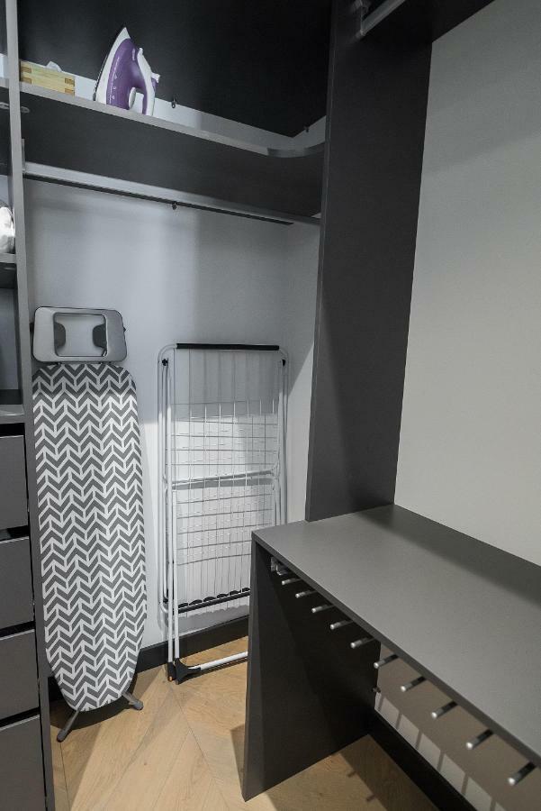 Happy Inn Presidential, Self Check-In, Parking In The Underground Garage VNO Eksteriør bilde