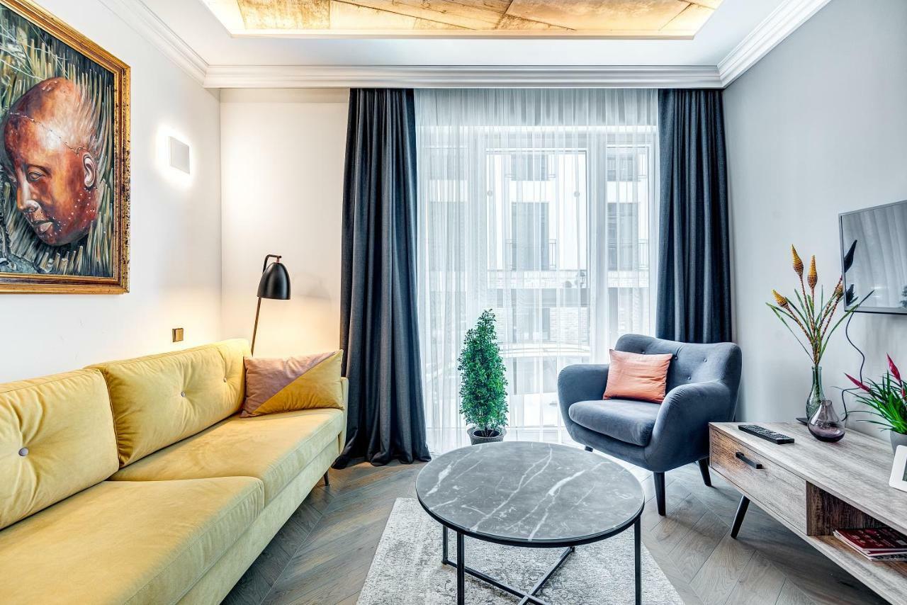 Happy Inn Presidential, Self Check-In, Parking In The Underground Garage VNO Eksteriør bilde